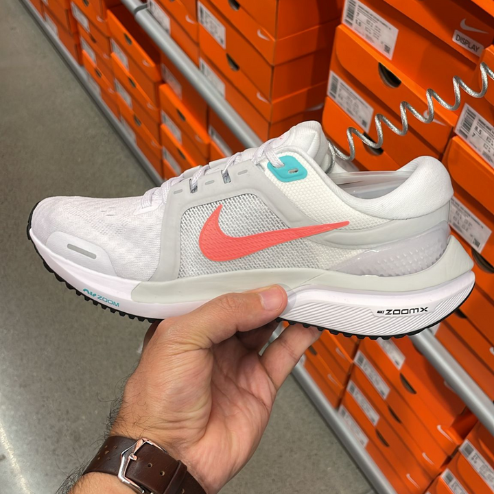 Air Zoom Vomero 16 Grey
