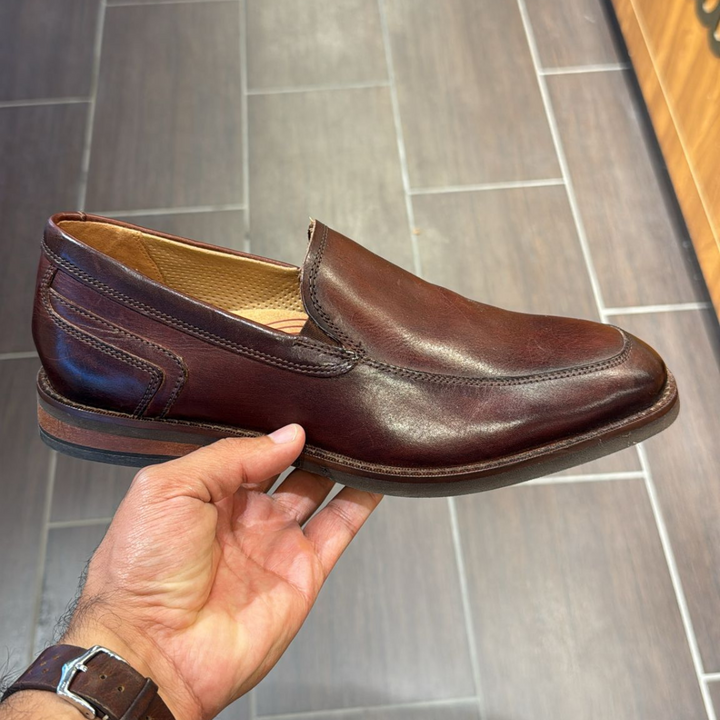 Un Hugh Step Dark Brown