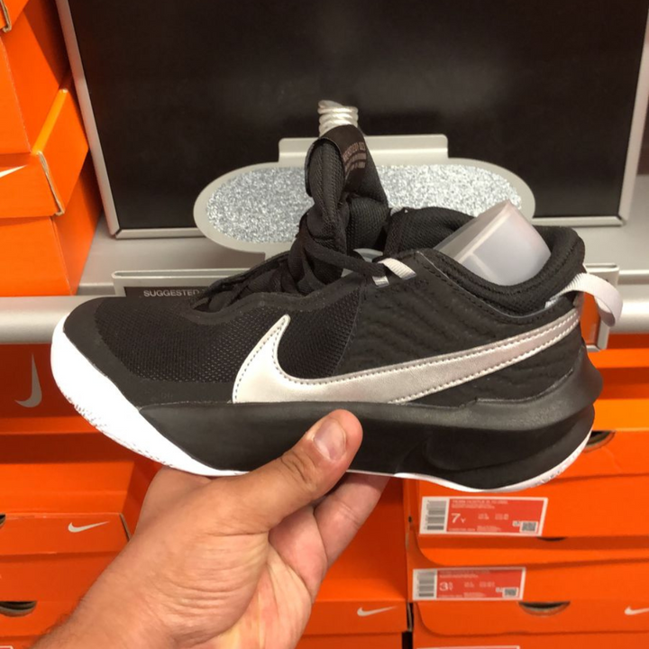 Team Hustle D10 Black + White
