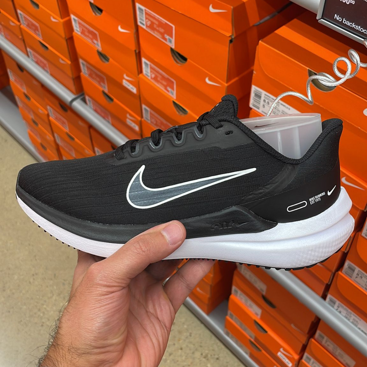 Air Winflo 10 Sneakers White + Black