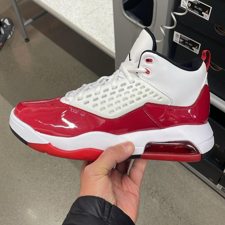 Jordan Maxin 200 white / Red
