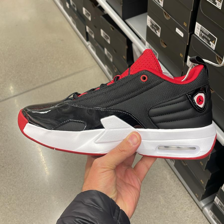 Jordan Max Aura 6 Black /White