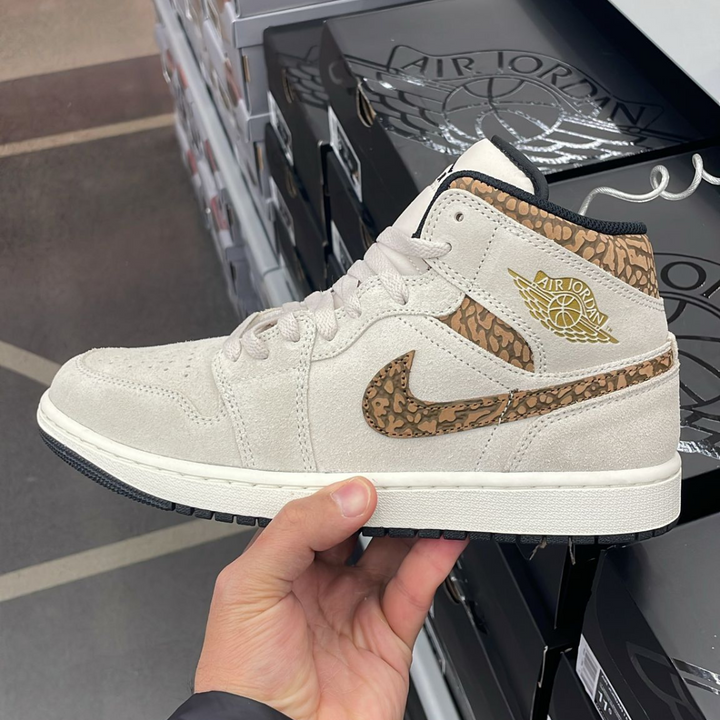 Air Jordan 1 Mid Grey