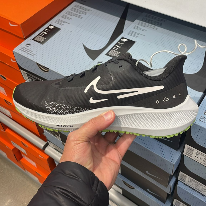 Air Zoom Pegasus 39 Black / white
