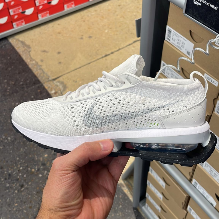 Air Max Flyknit Racer Grey
